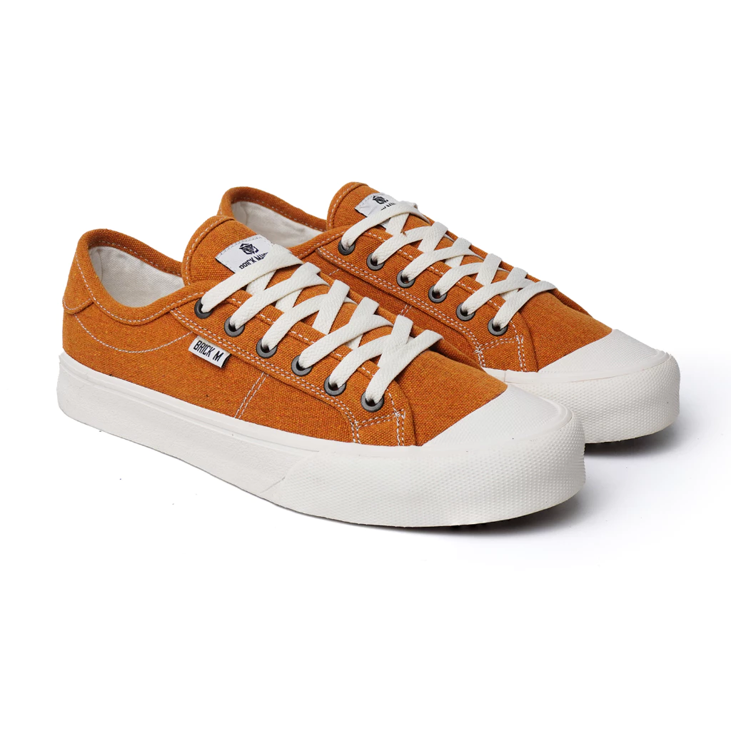 Sneakers Ketika Berhenti di Sini — Collector’s Drop